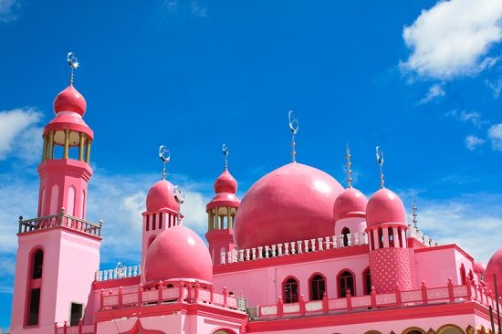 Nhà thờ Hồi giáo màu hồng nổi tiếng Philippines