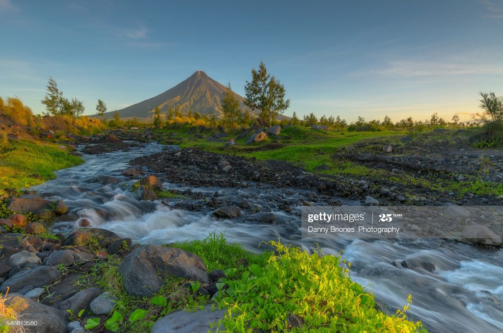 Công viên Tự nhiên Núi lửa Mayon