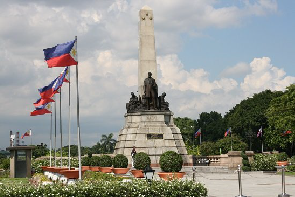 Cong-vien-Rizal-o-Manila-Philippines