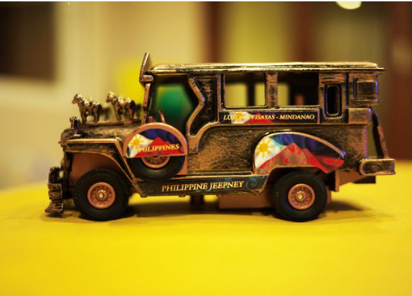 quà tặng Philippines - mô hình xe Jeep