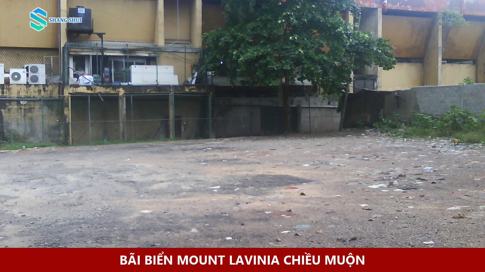 Khung cảnh thanh bình chiều muộn trên bãi biển Mount Lavinia Colombo.