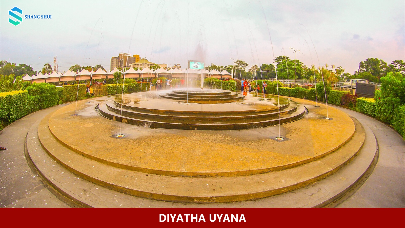 Mặt nước và không gian đi dạo tại Diyatha Uyana
