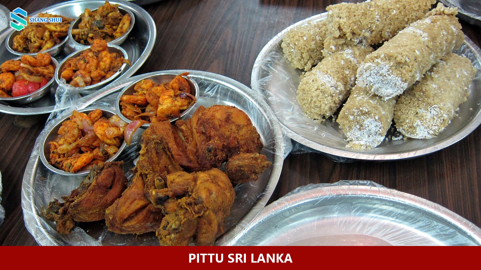 Pittu với món ăn kèm tại một quán ở Jaffna, Sri Lanka